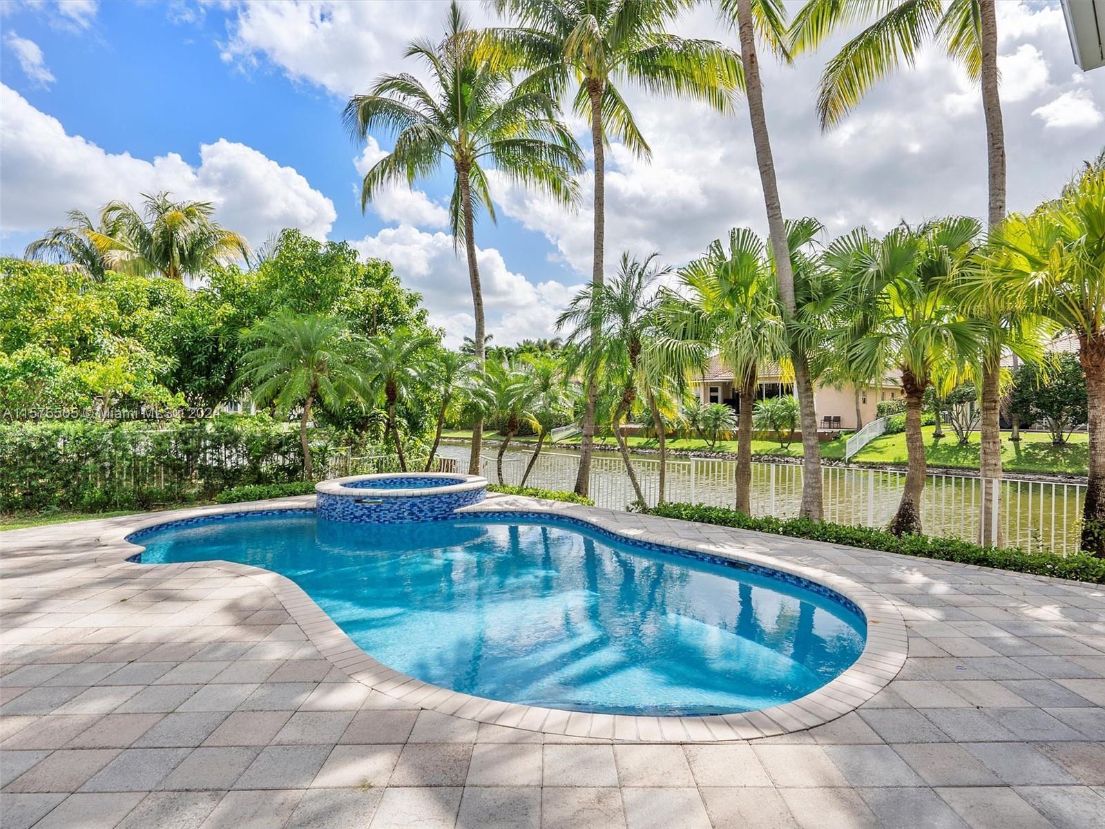 10952 Golden Eagle Ct, Plantation FL 33324 photo 2