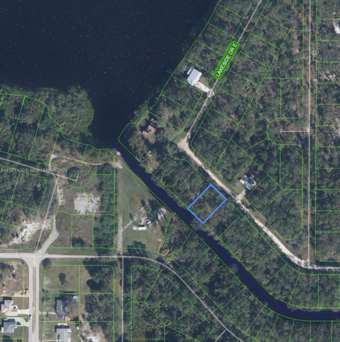 909 Canal Way, Sebring FL 33875 photo 2