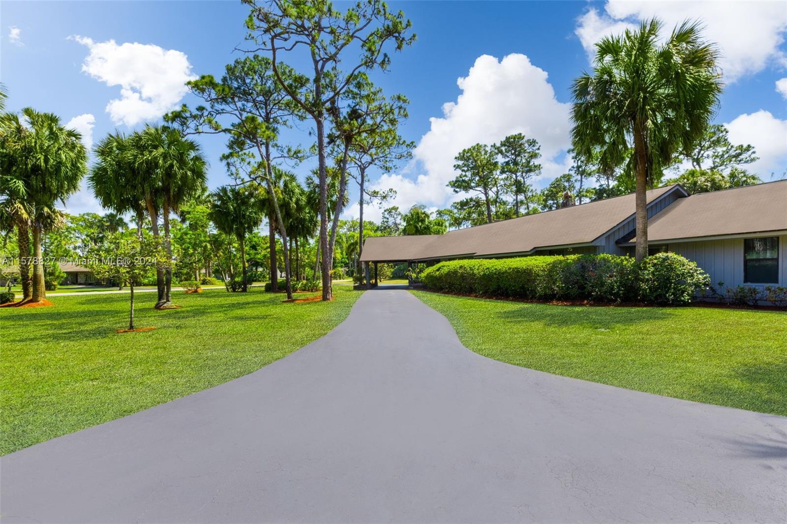 121 Pine Trl, West Palm Beach FL 33415 photo 2