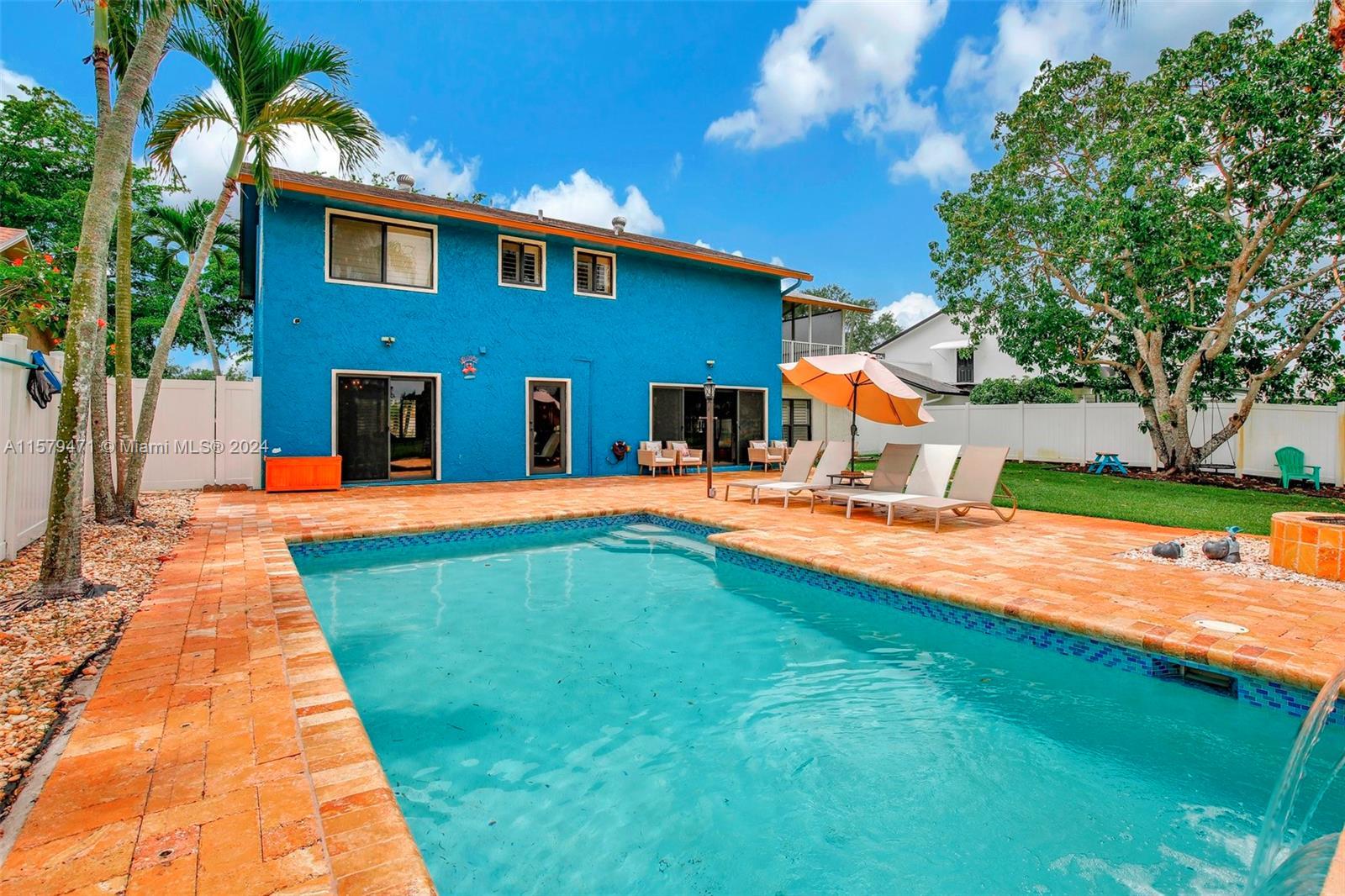 10477 SW 49th Pl, Cooper City FL 33328 photo 2