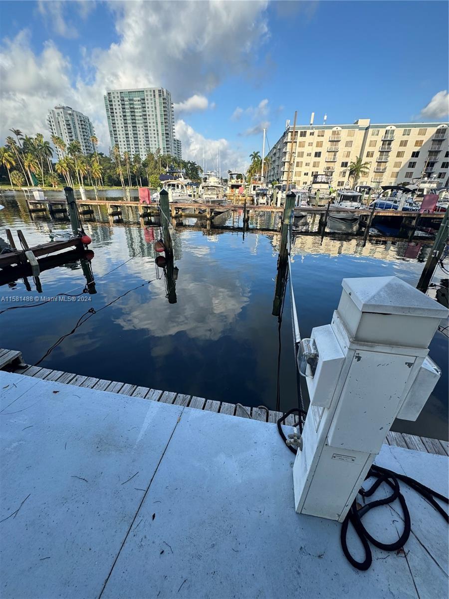 1700 NW North River Dr, Miami FL 33125 photo 2