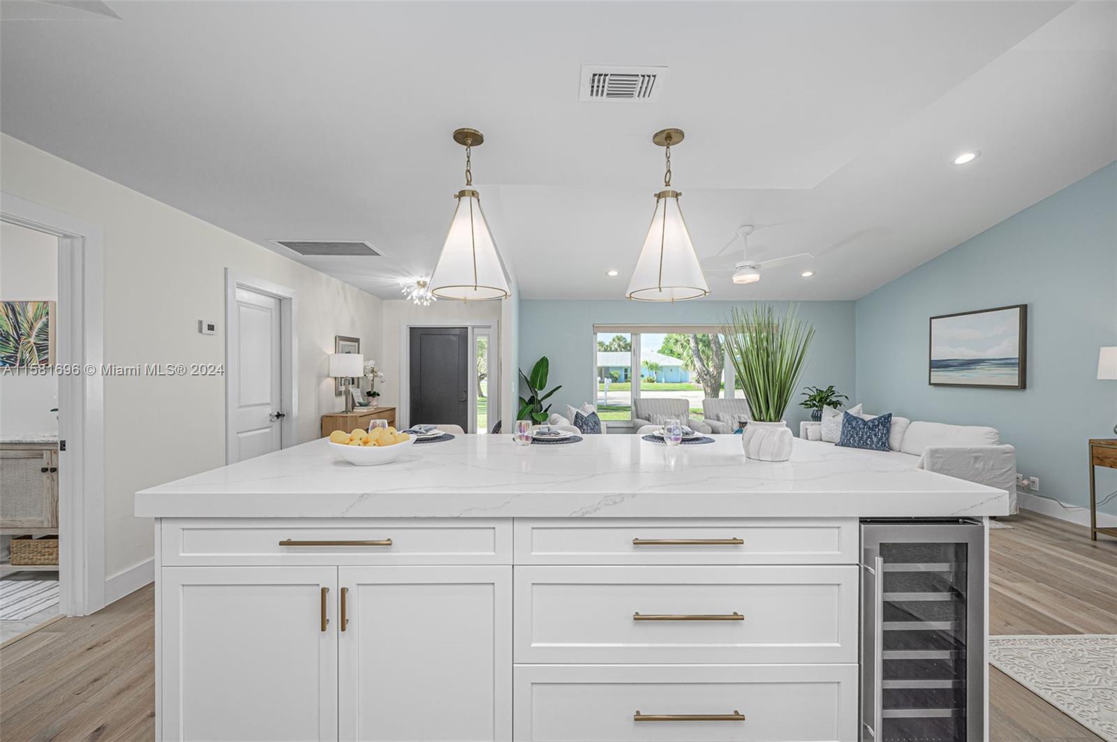 138 Buttonwood Cir, Tequesta FL 33469 photo 3