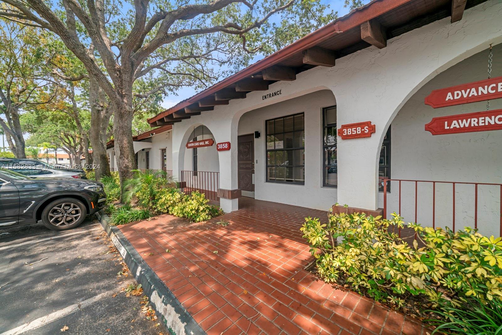 3858 Sheridan St, Hollywood FL 33021 photo 2