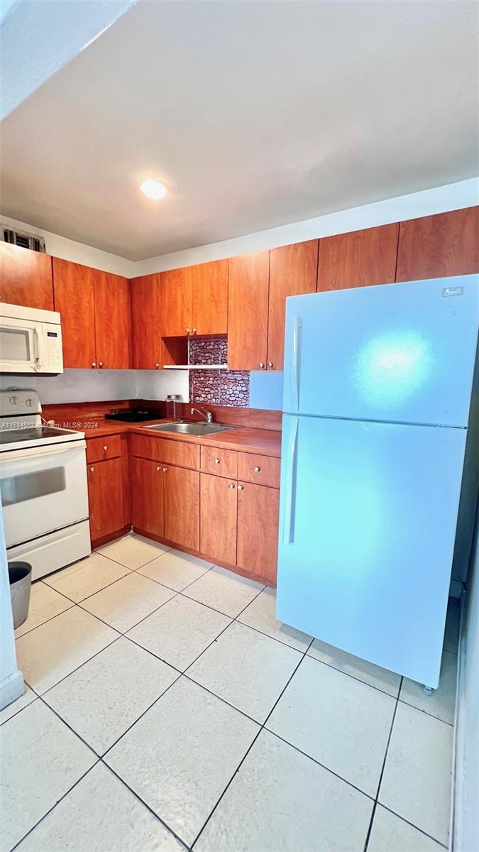 11195 SW 1st St # 319, Sweetwater FL 33174 photo 2