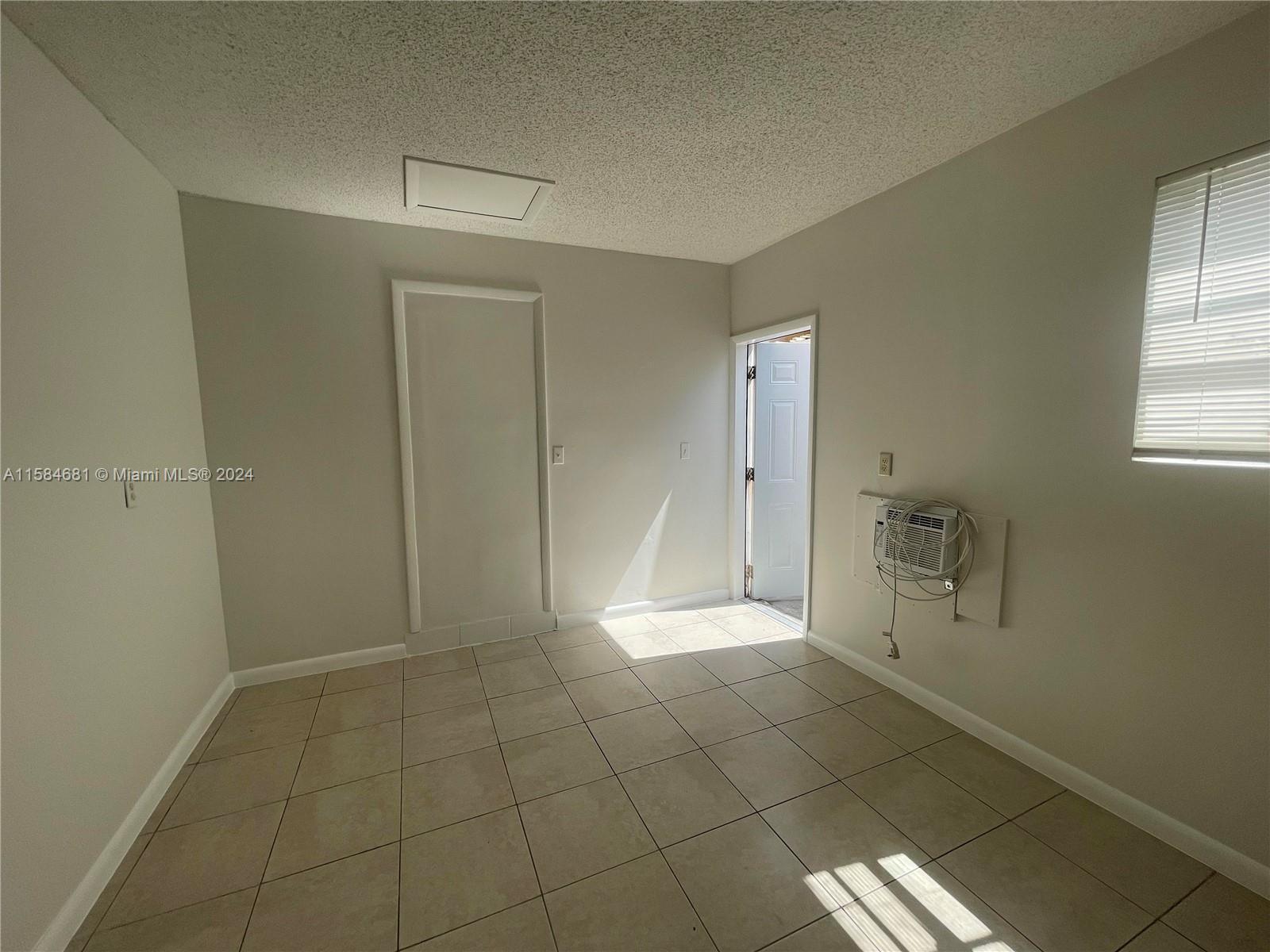 Miami, FL 33184 photo 2