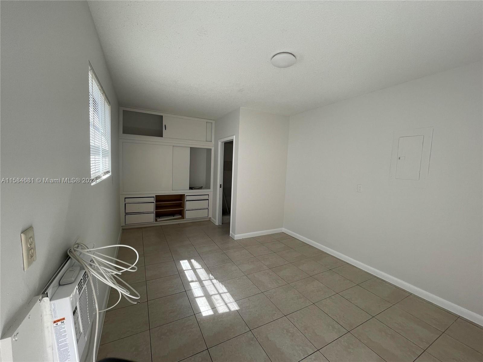 Miami, FL 33184 photo 3