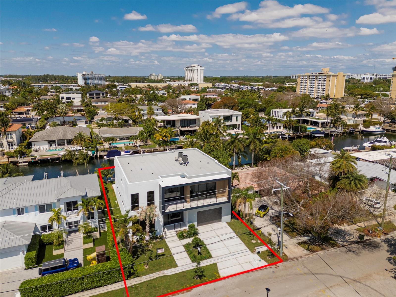 13080 N Bayshore Dr, North Miami FL 33181 photo 2