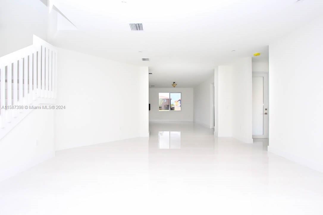 15631 SW 11th Ter, Miami FL 33194 photo 5