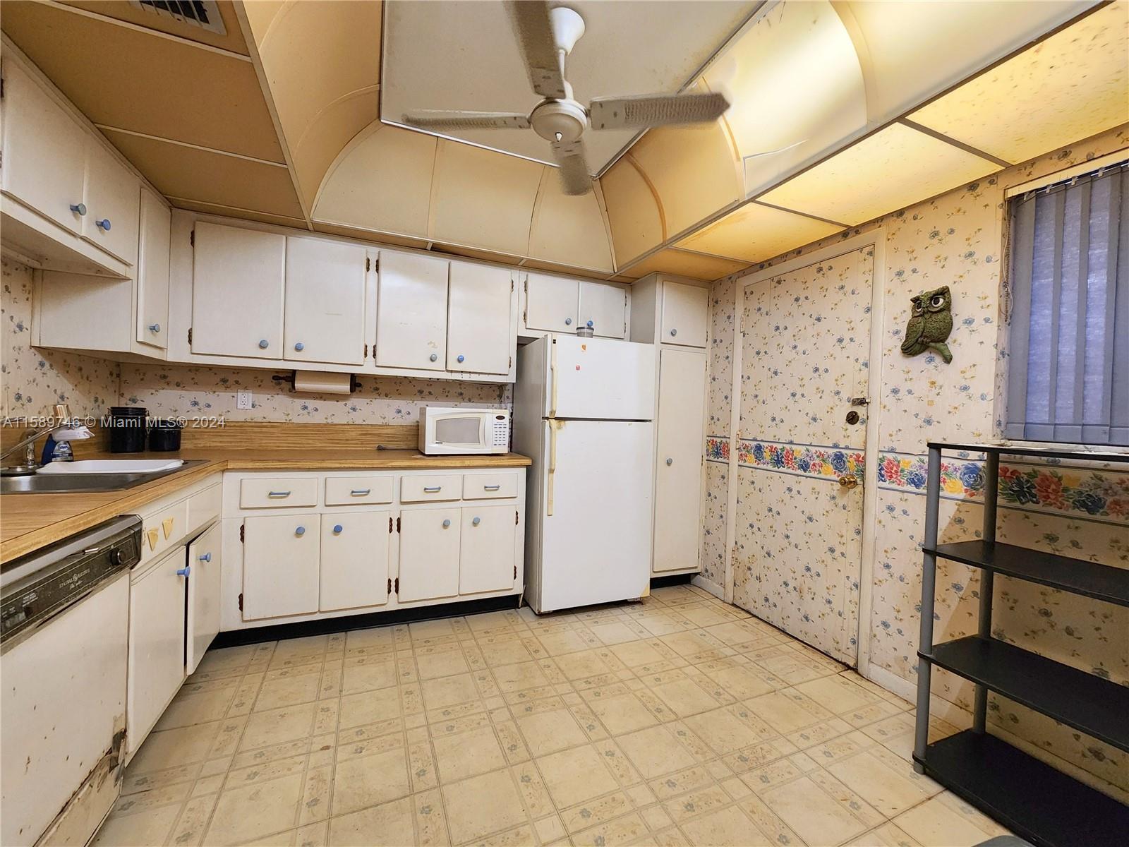 9175 SW 77th Ave # 205, Miami FL 33156 photo 3