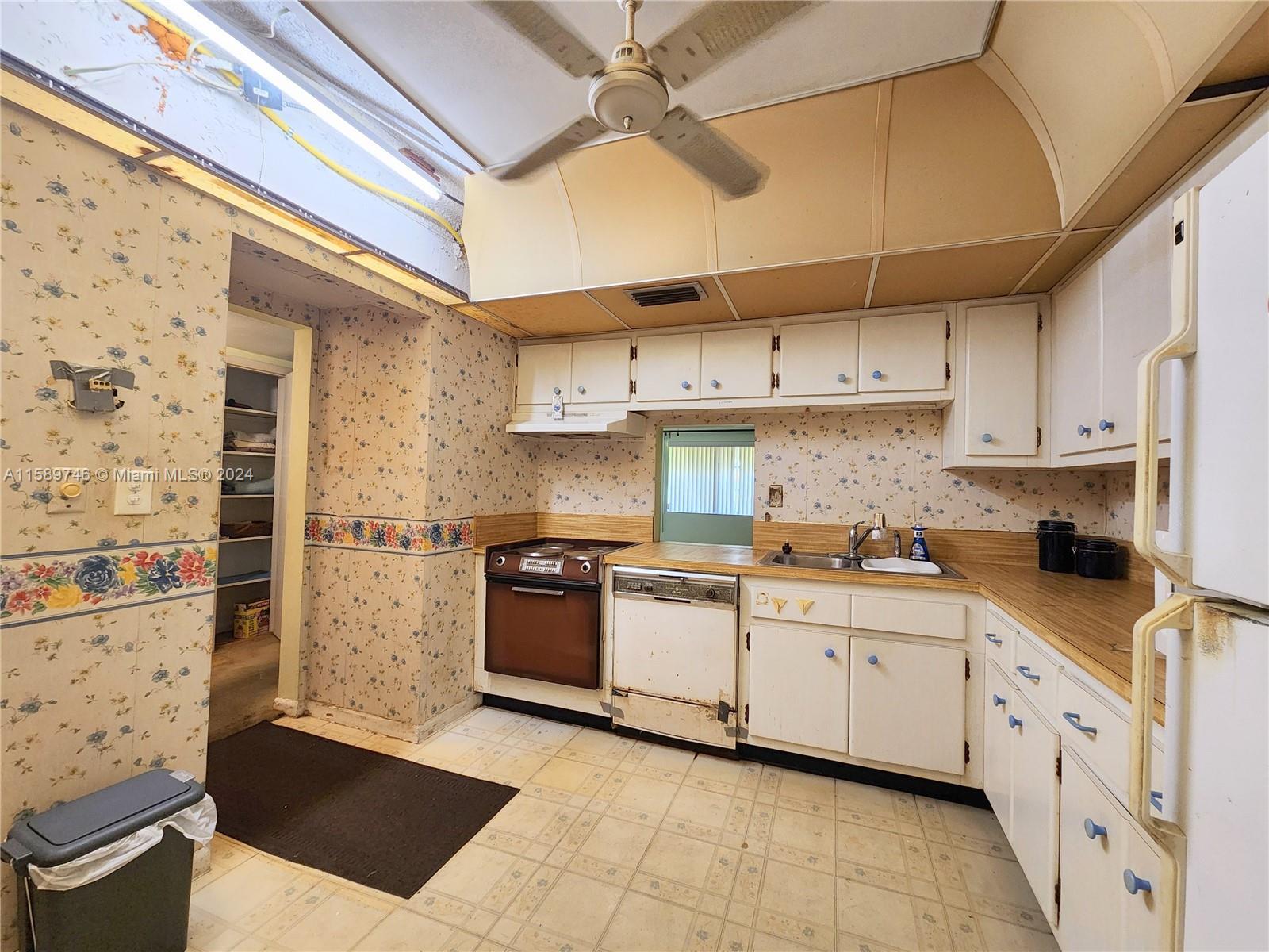9175 SW 77th Ave # 205, Miami FL 33156 photo 4