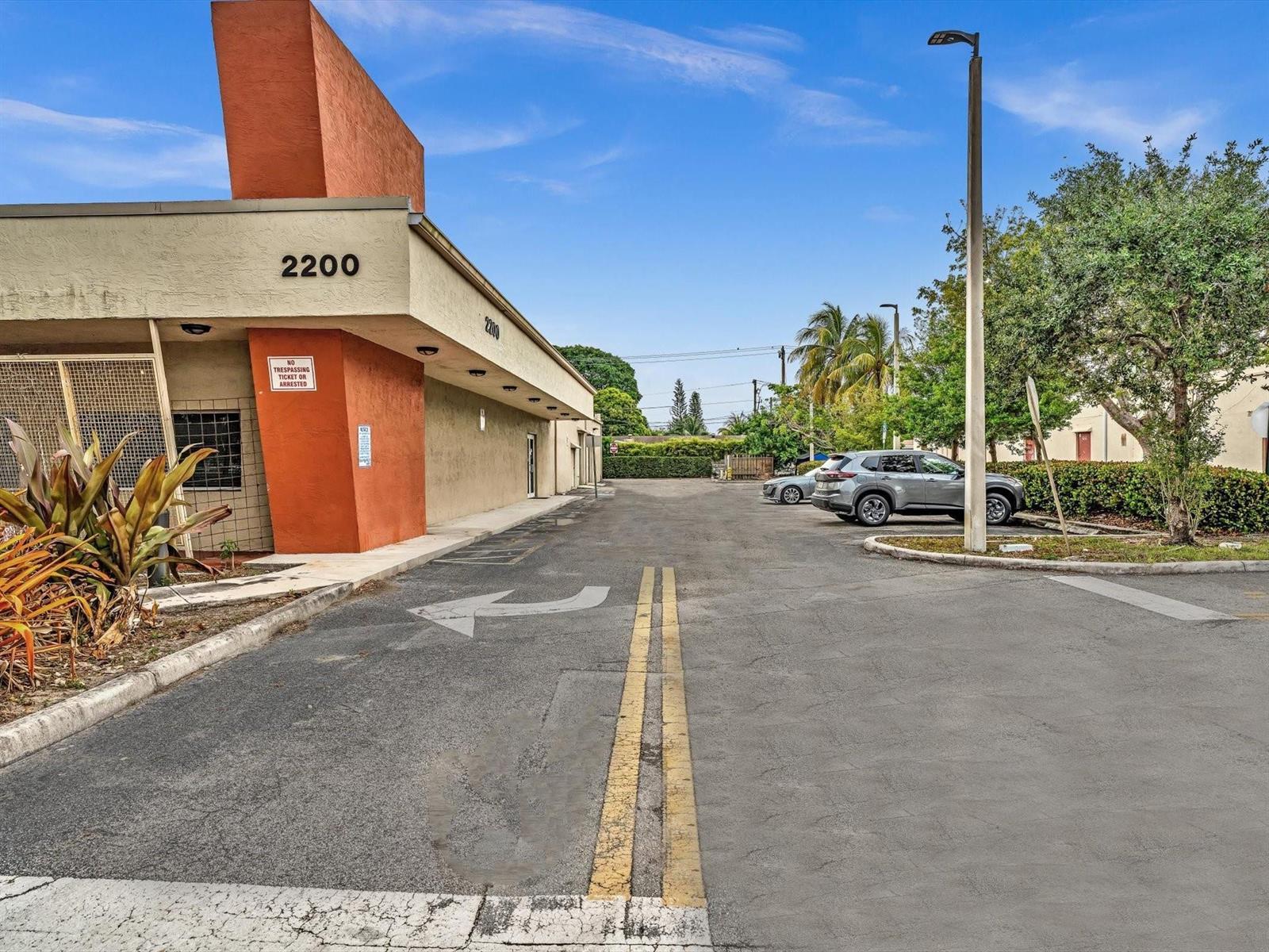 2200 N University Drive, Sunrise FL 33322 photo 2