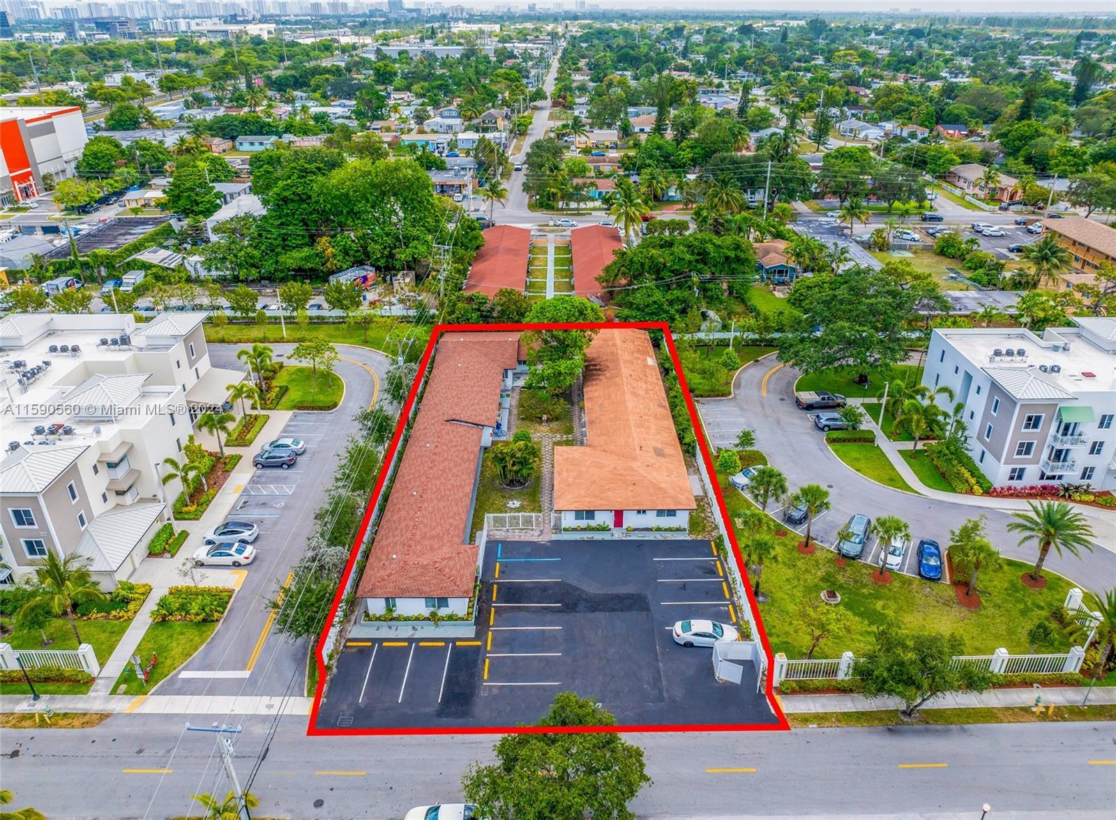 2206 Adams St, Hollywood FL 33020 photo 2
