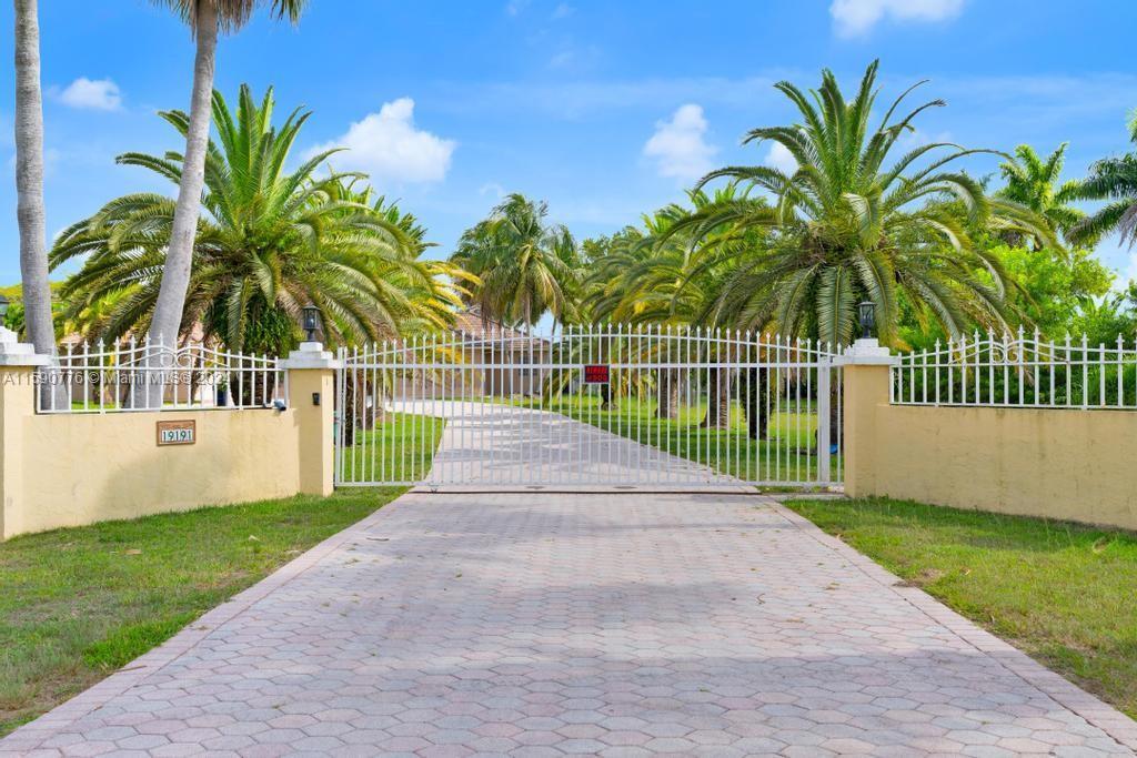 19191 SW 232nd St, Miami FL 33170