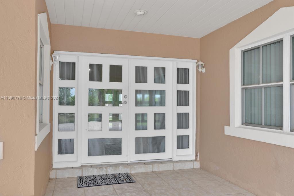 19191 SW 232nd St, Miami FL 33170 photo 4