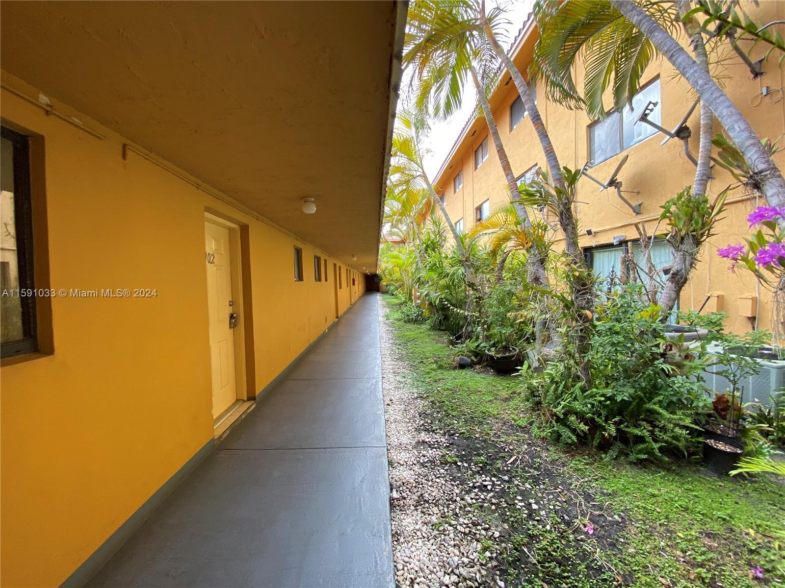 170 Royal Palm Rd # 102, Hialeah Gardens FL 33016 photo 2