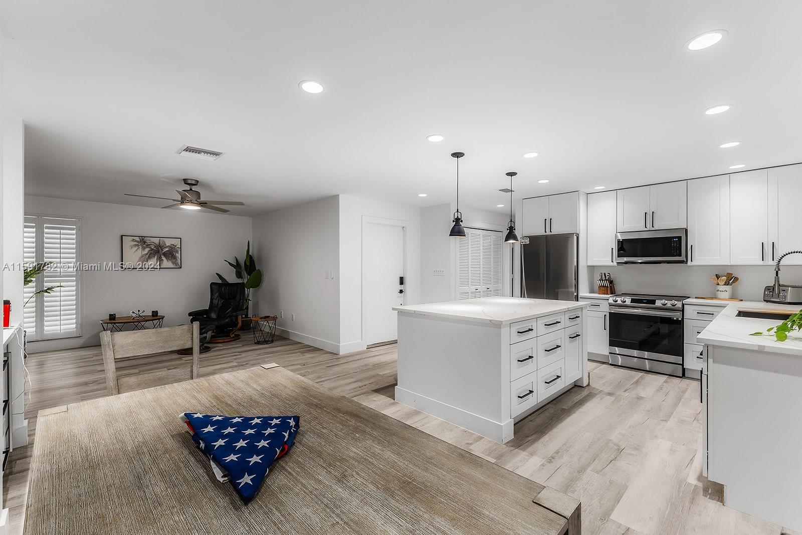 4688 Lakewood Blvd #K8 Naples, Other City - In The State Of Florida FL 34112 photo 3