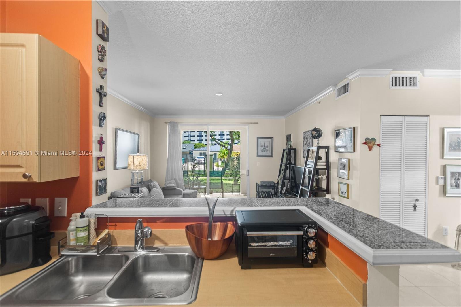6831 SW 44th St # 102, Miami FL 33155 photo 4