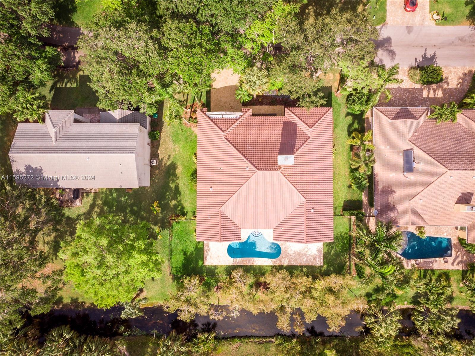 3799 Lancewood Dr, Coral Springs FL 33065 photo 2