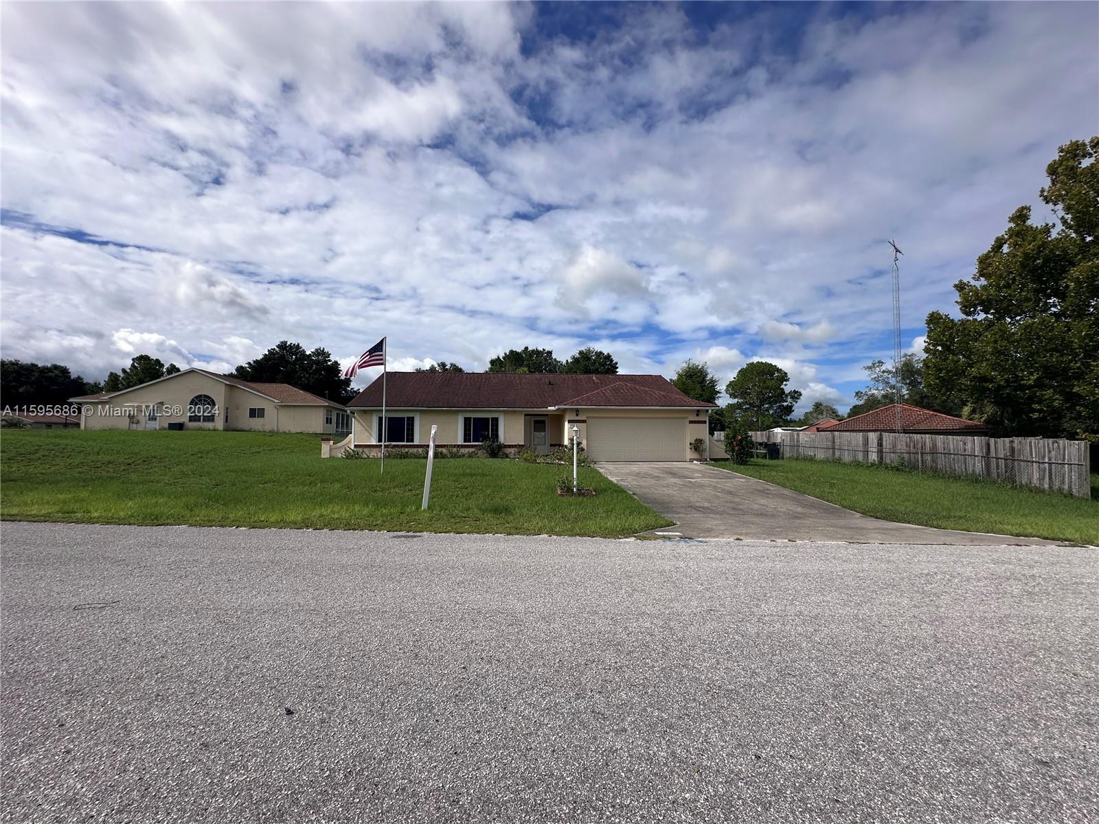 326 Oak Track Loop, Other City - In The State Of Florida FL 34472