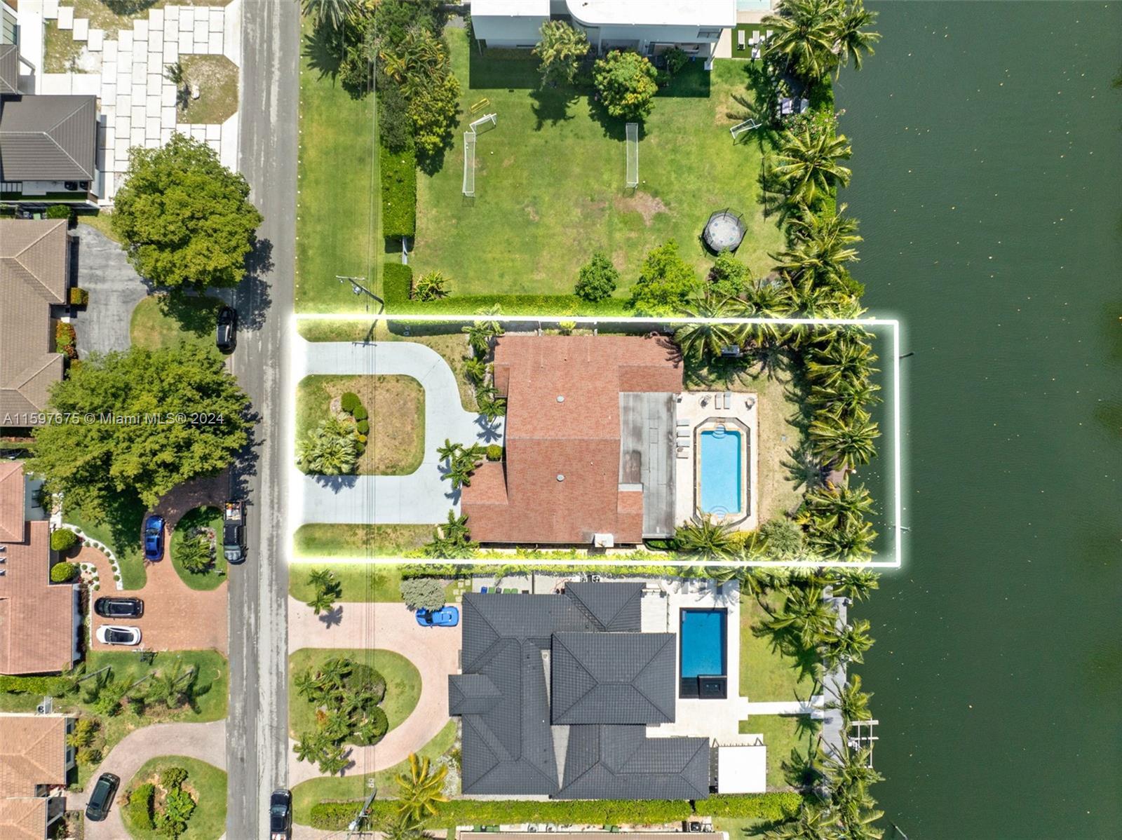 413 Holiday Dr, Hallandale Beach FL 33009 photo 5