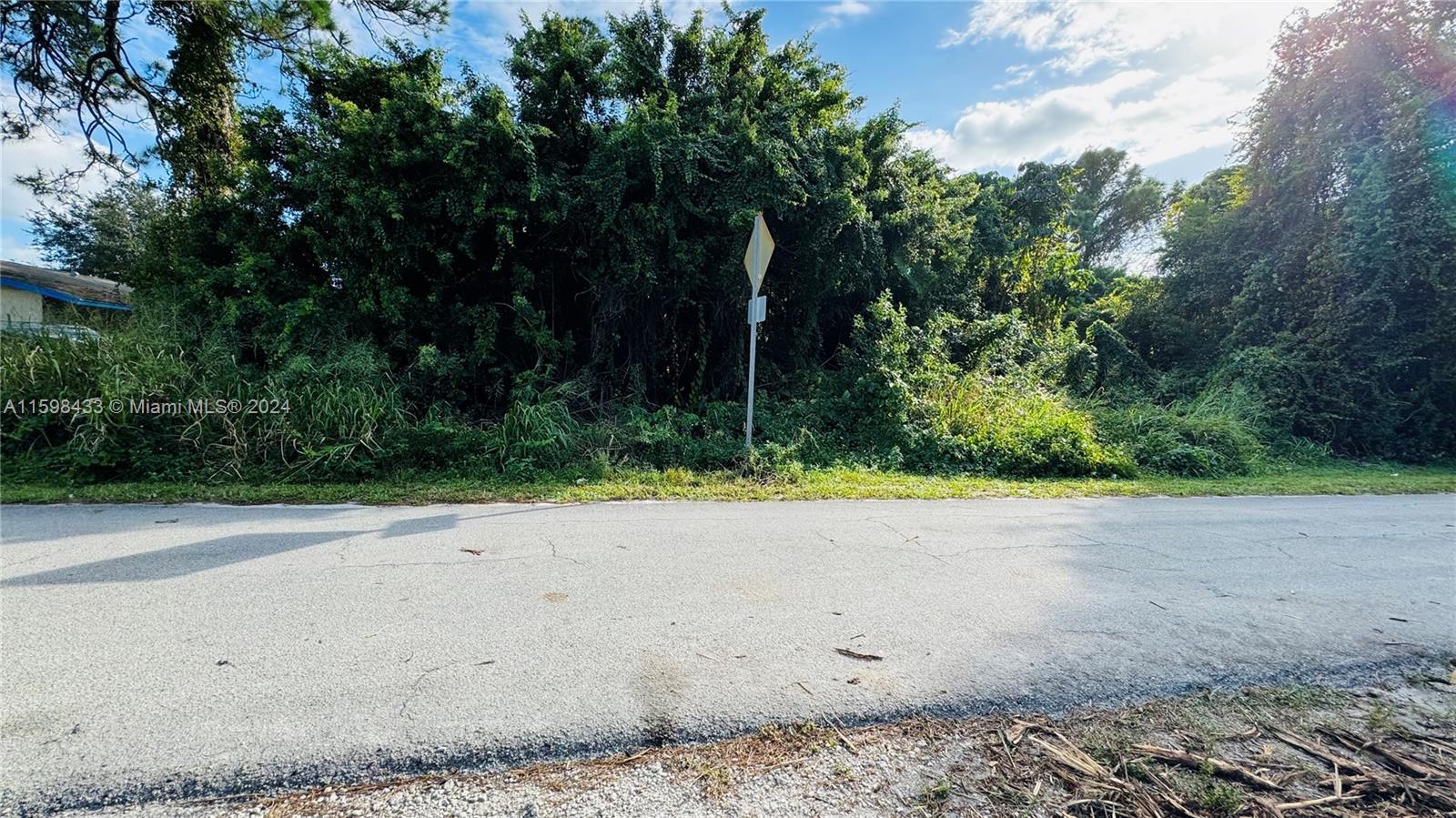 3303 Avenue J, Fort Pierce FL 34947 photo 2