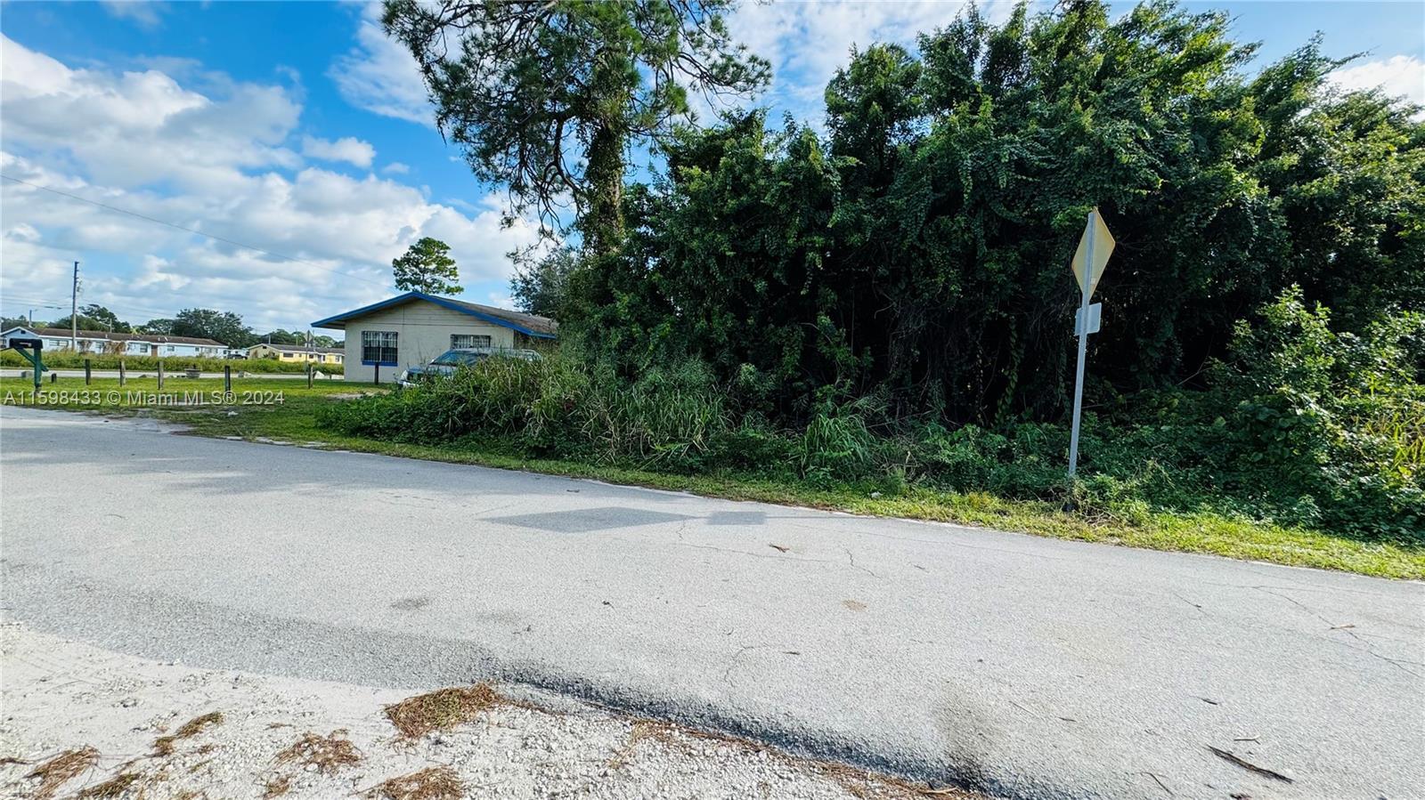 3303 Avenue J, Fort Pierce FL 34947 photo 3