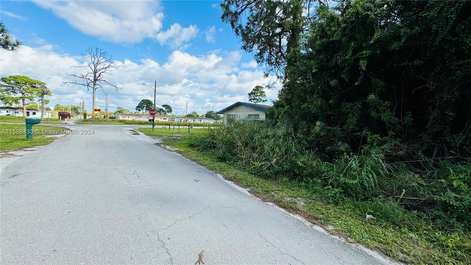 3303 Avenue J, Fort Pierce FL 34947 photo 4