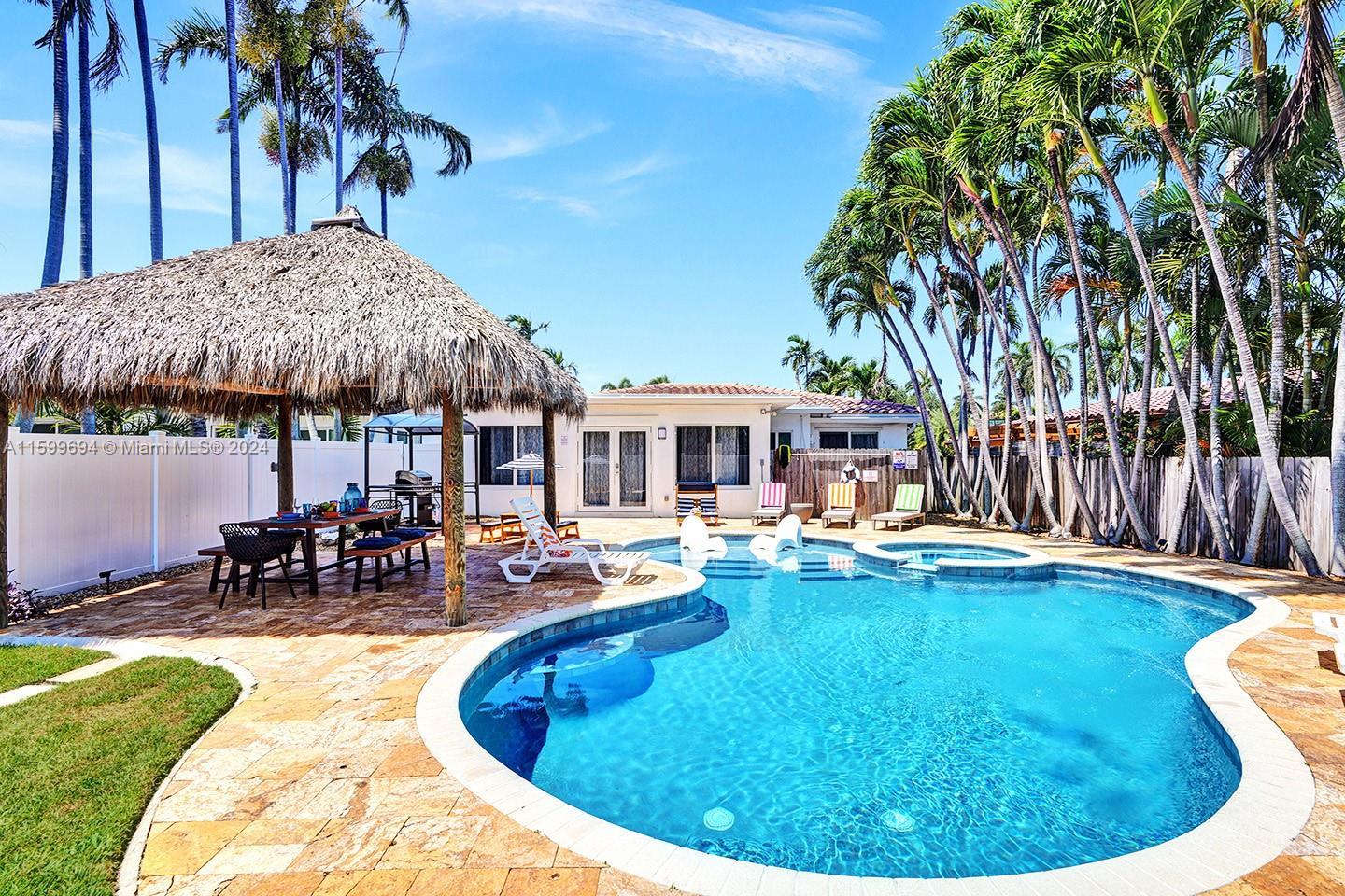 1206 Lincoln St, Hollywood FL 33019 photo 2