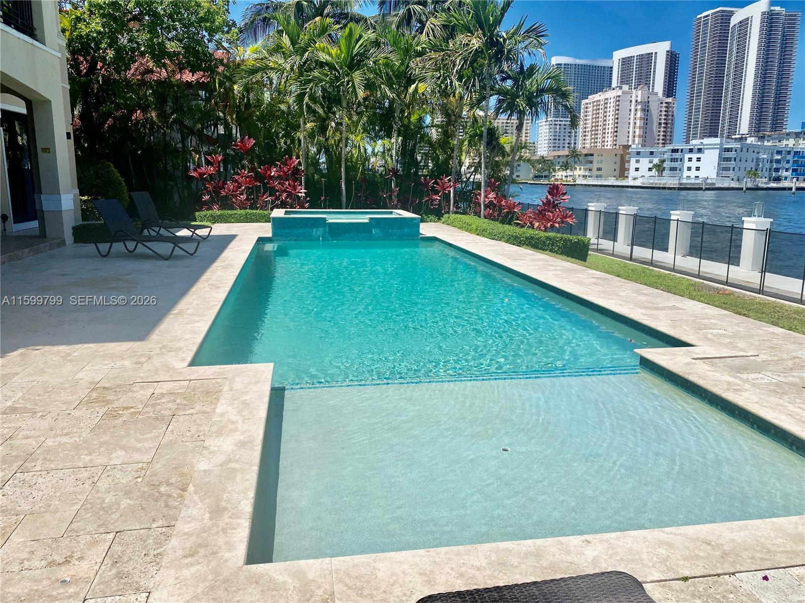 Hallandale Beach, FL 33009 photo 4