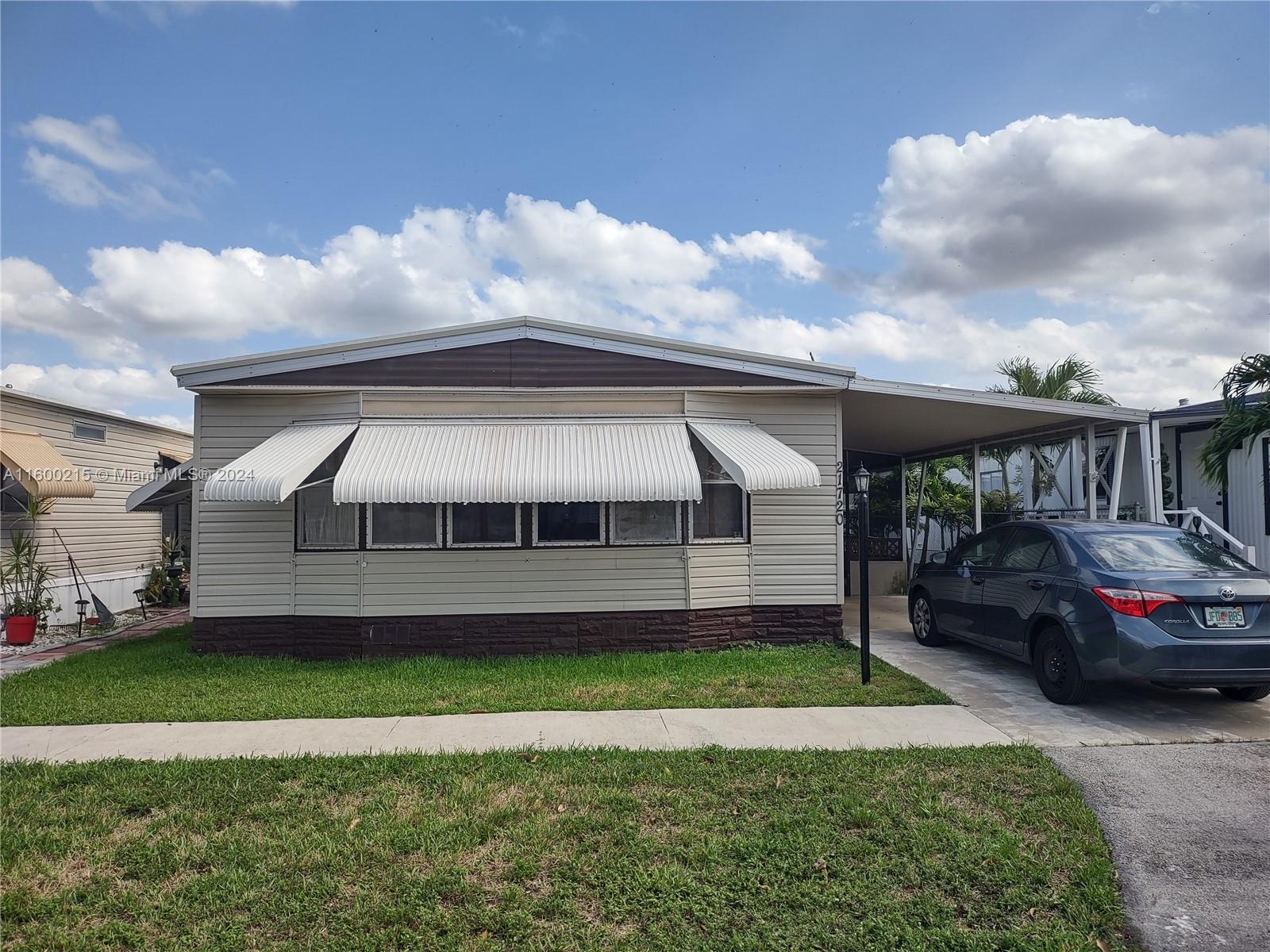 21720 NW 3rd St, Pembroke Pines FL 33029