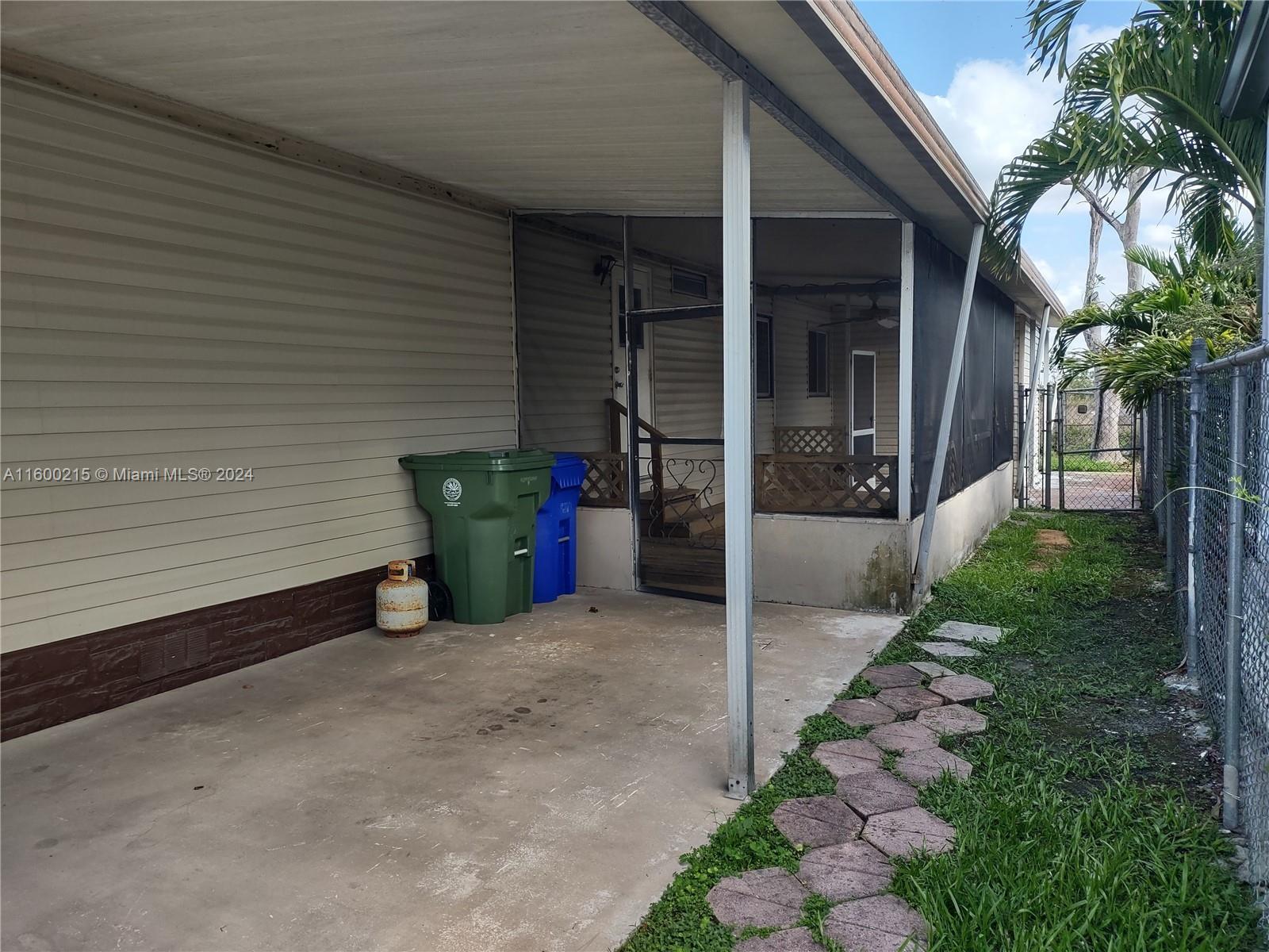 21720 NW 3rd St, Pembroke Pines FL 33029 photo 5