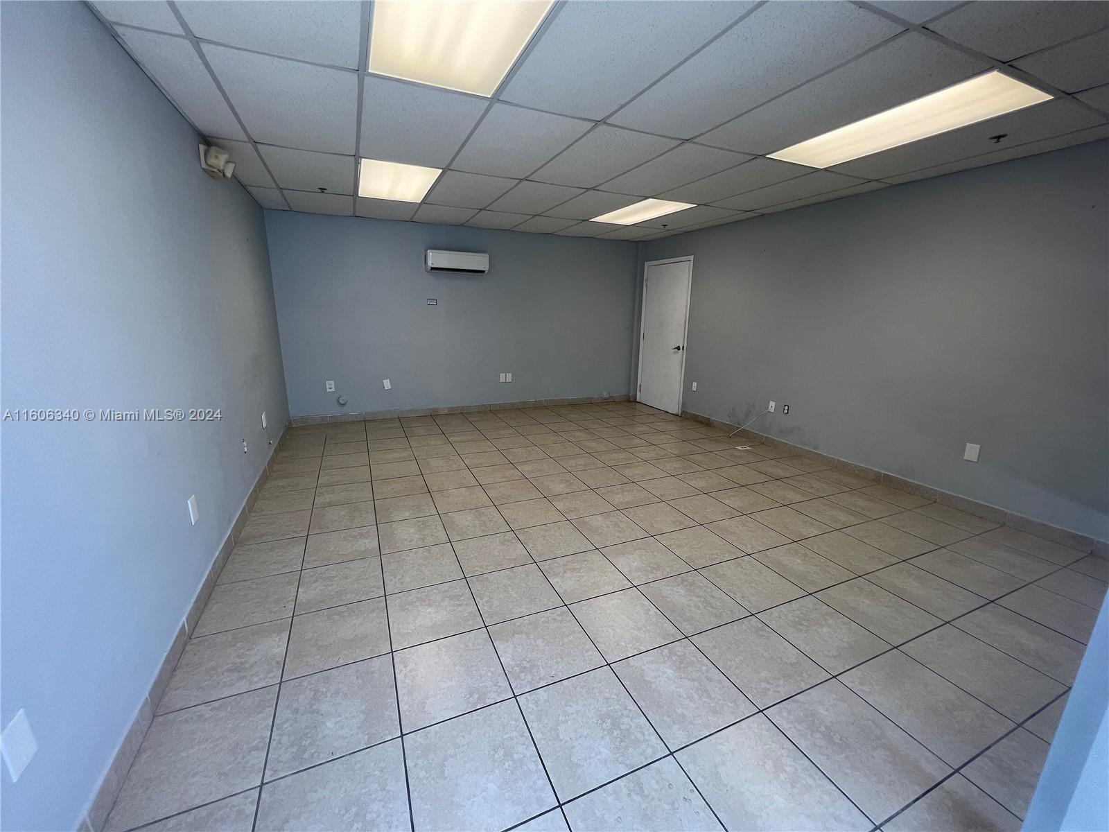 2365 NW 70th Ave 20, Miami FL 33122 photo 2