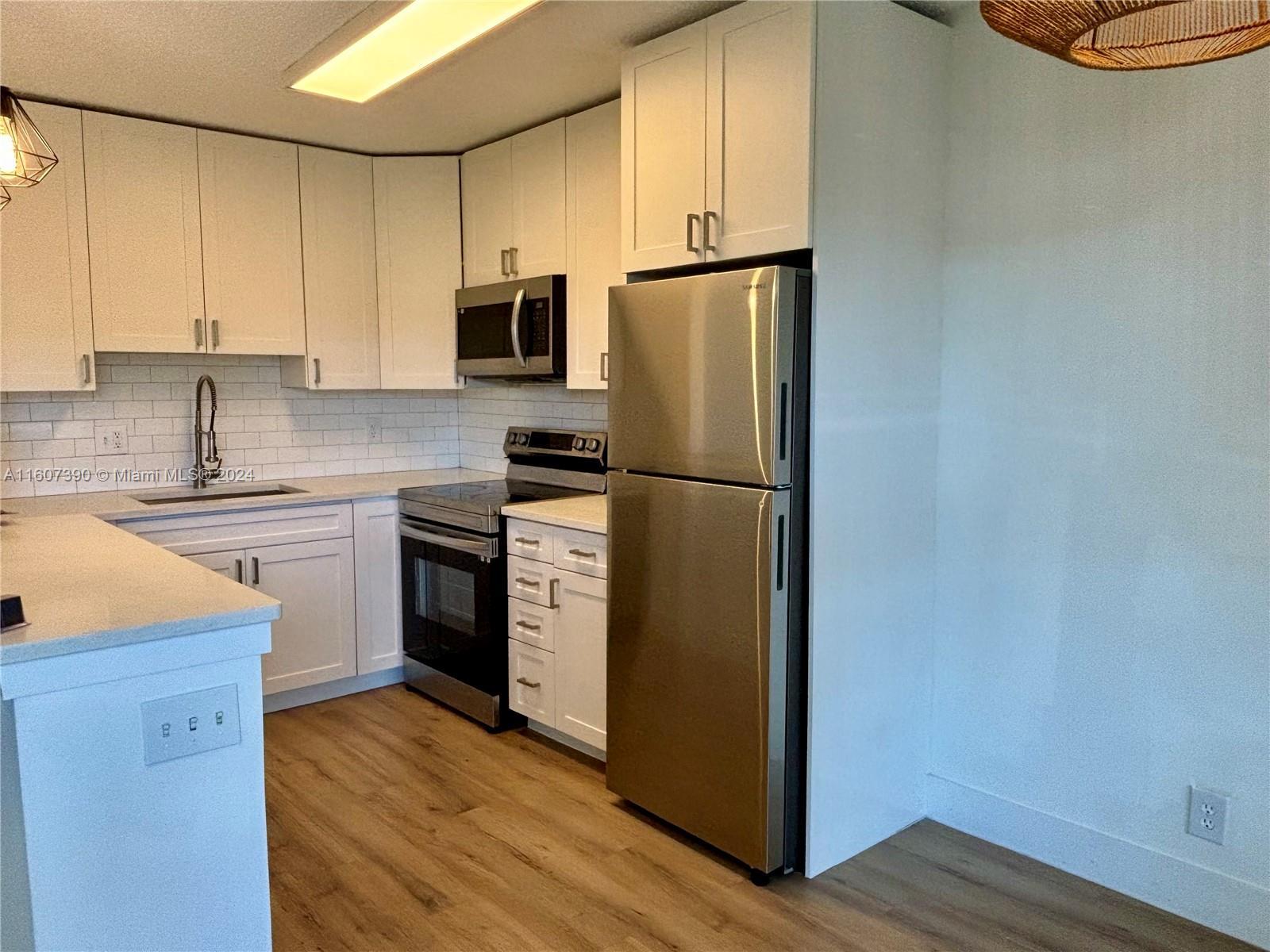 600 Village Green Ct # 318, Palm Springs FL 33461 photo 2