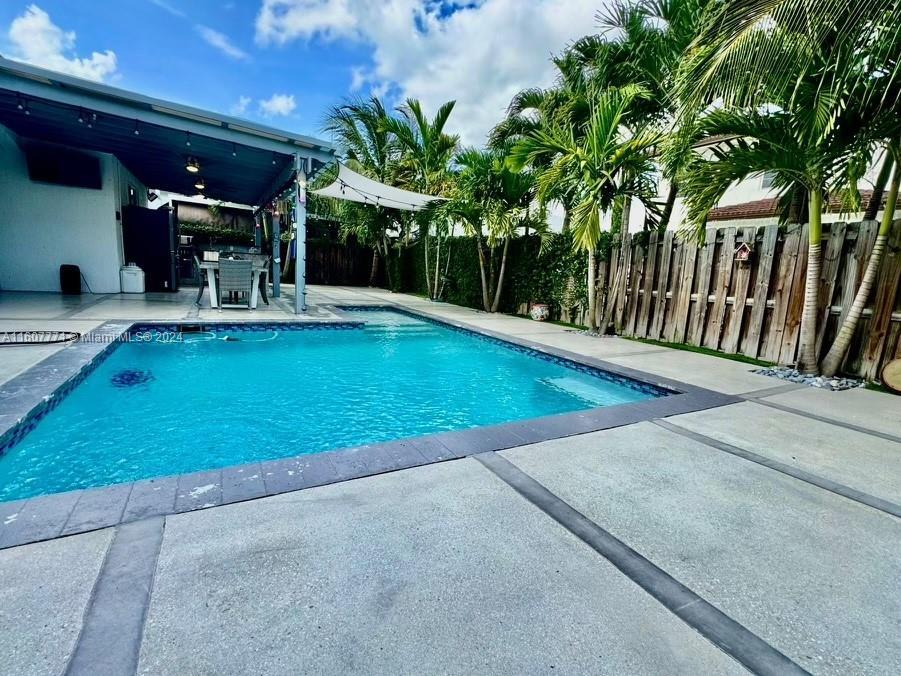 Miami, FL 33187 photo 3