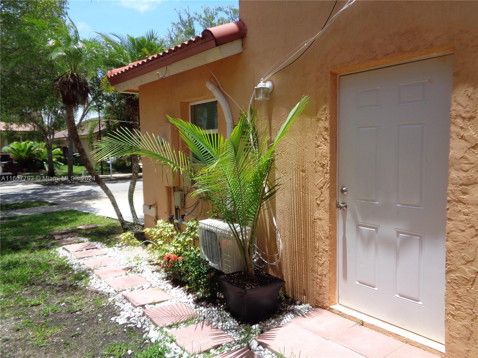 2060 SE 14th St, Homestead FL 33035 photo 5