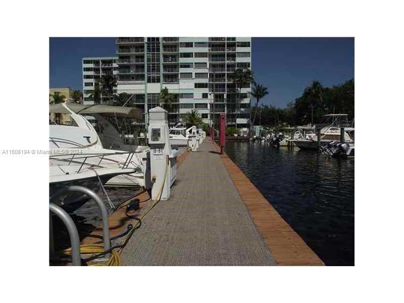 1700 NW North River Dr, Miami FL 33125