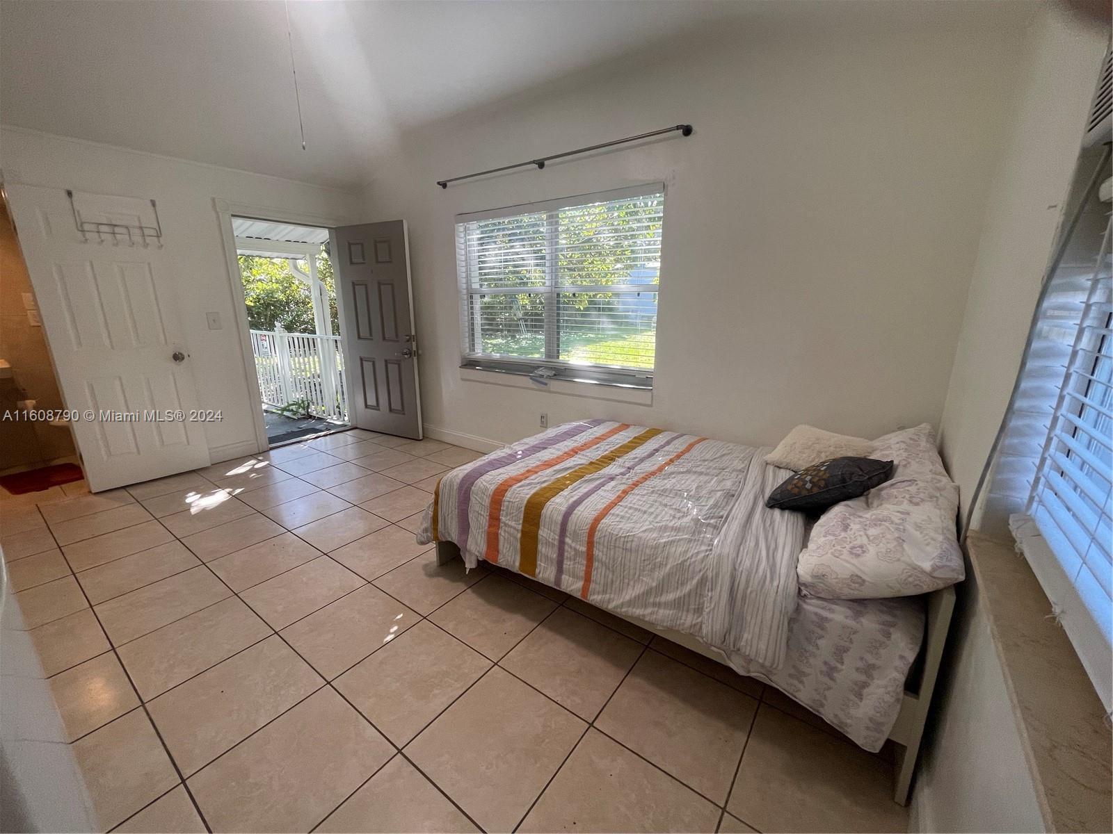 633 Mokena Dr, Miami Springs FL 33166 photo 3