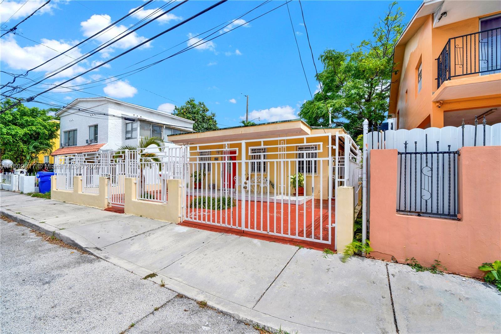 1270 SW 10th St, Miami FL 33135 photo 4