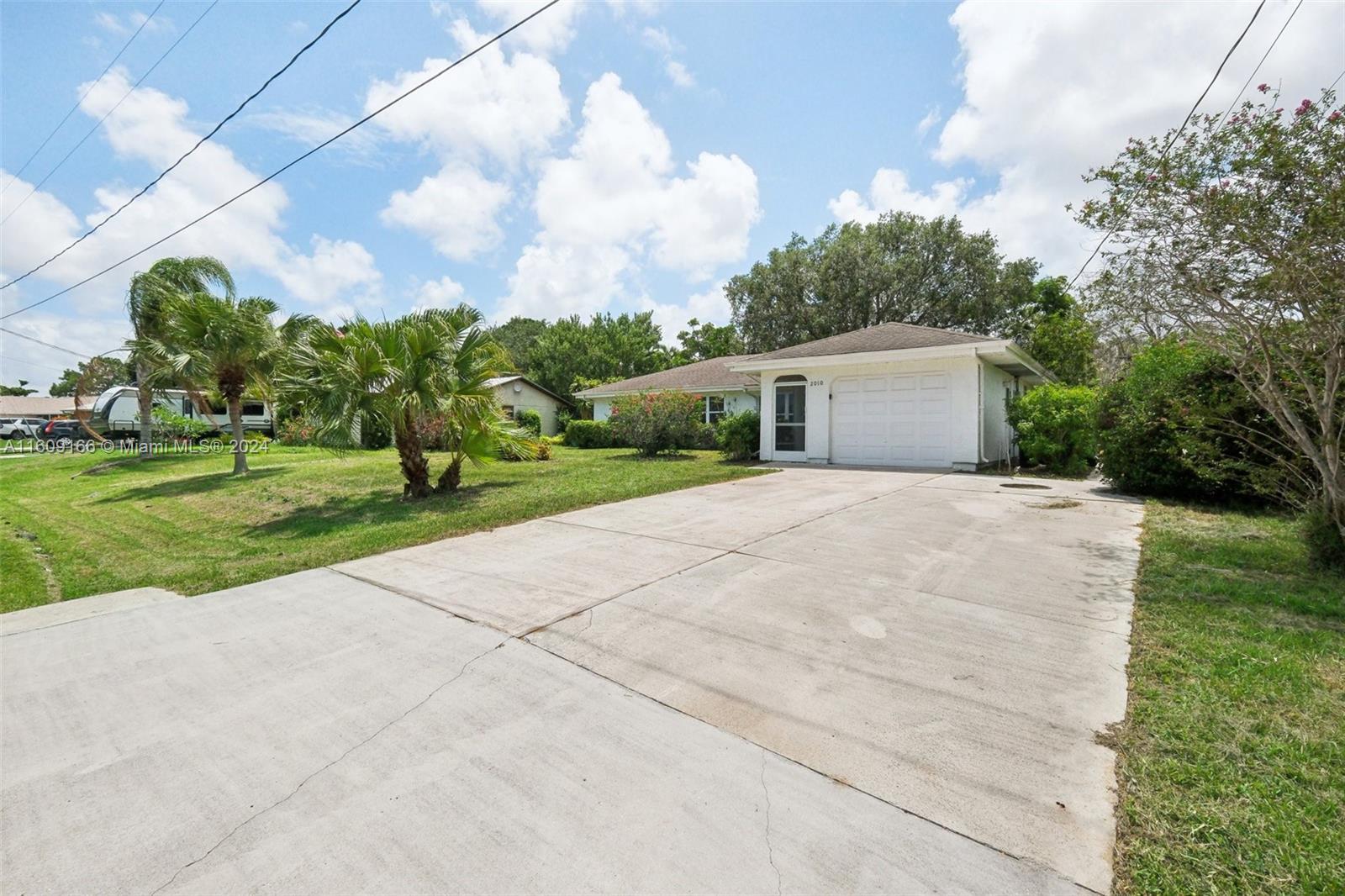 2010 SW Brisbane St, Port St. Lucie FL 34984 photo 4
