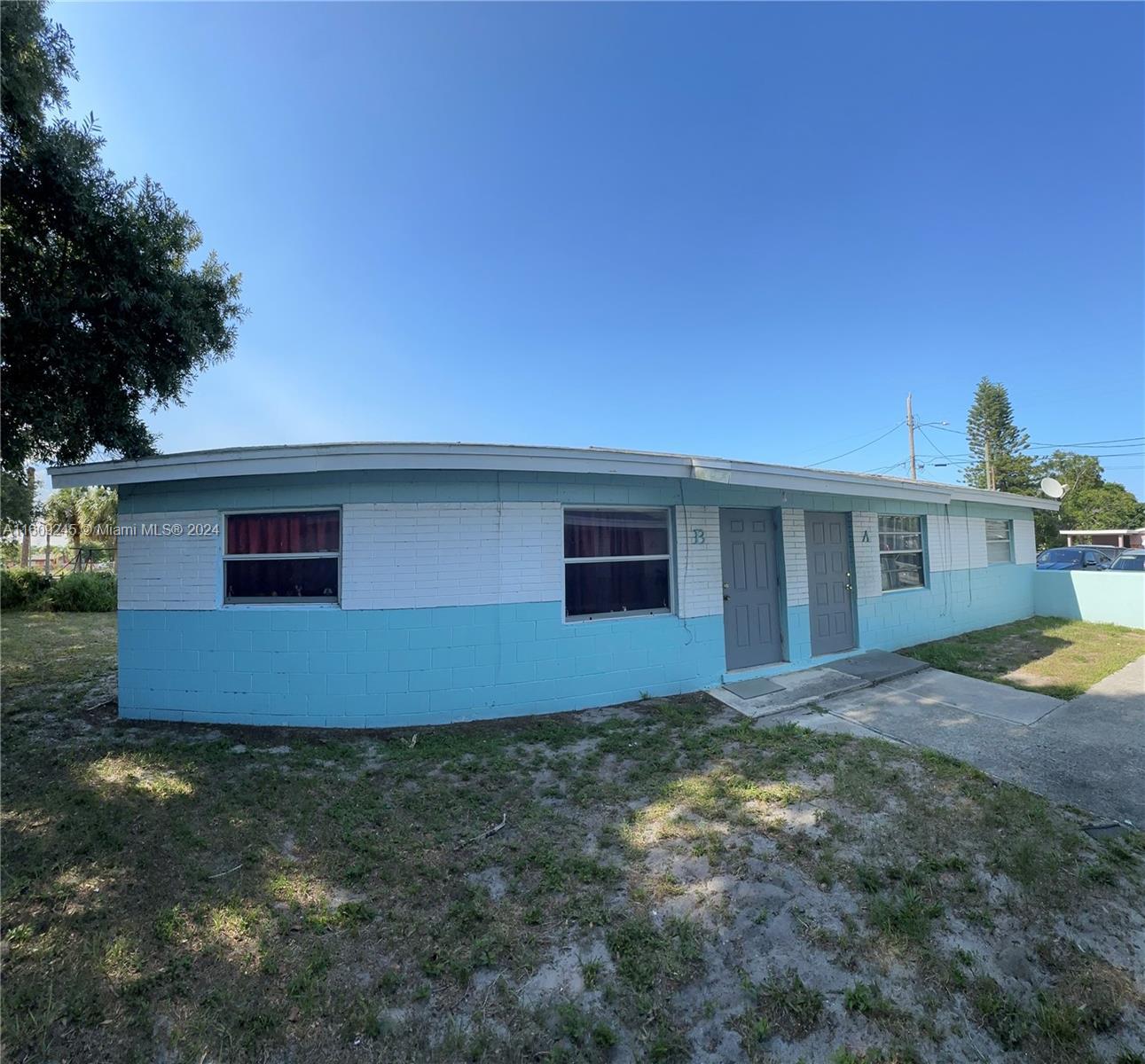 711 N 23rd St, Fort Pierce FL 34950 photo 2