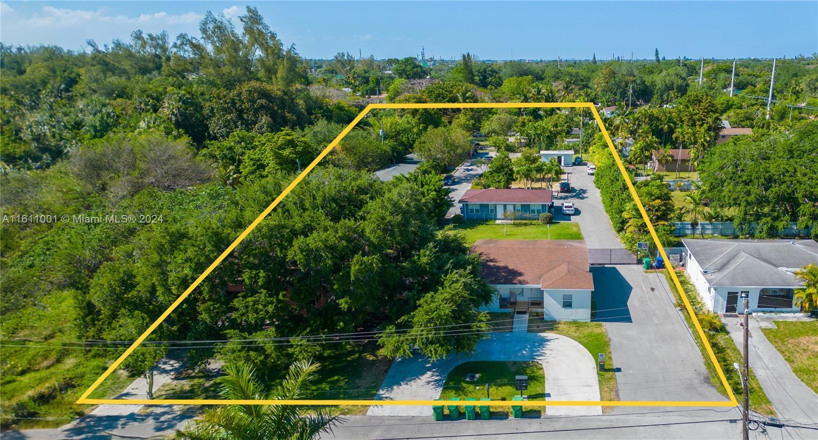 529 NW 88th St, El Portal FL 33150 photo 2
