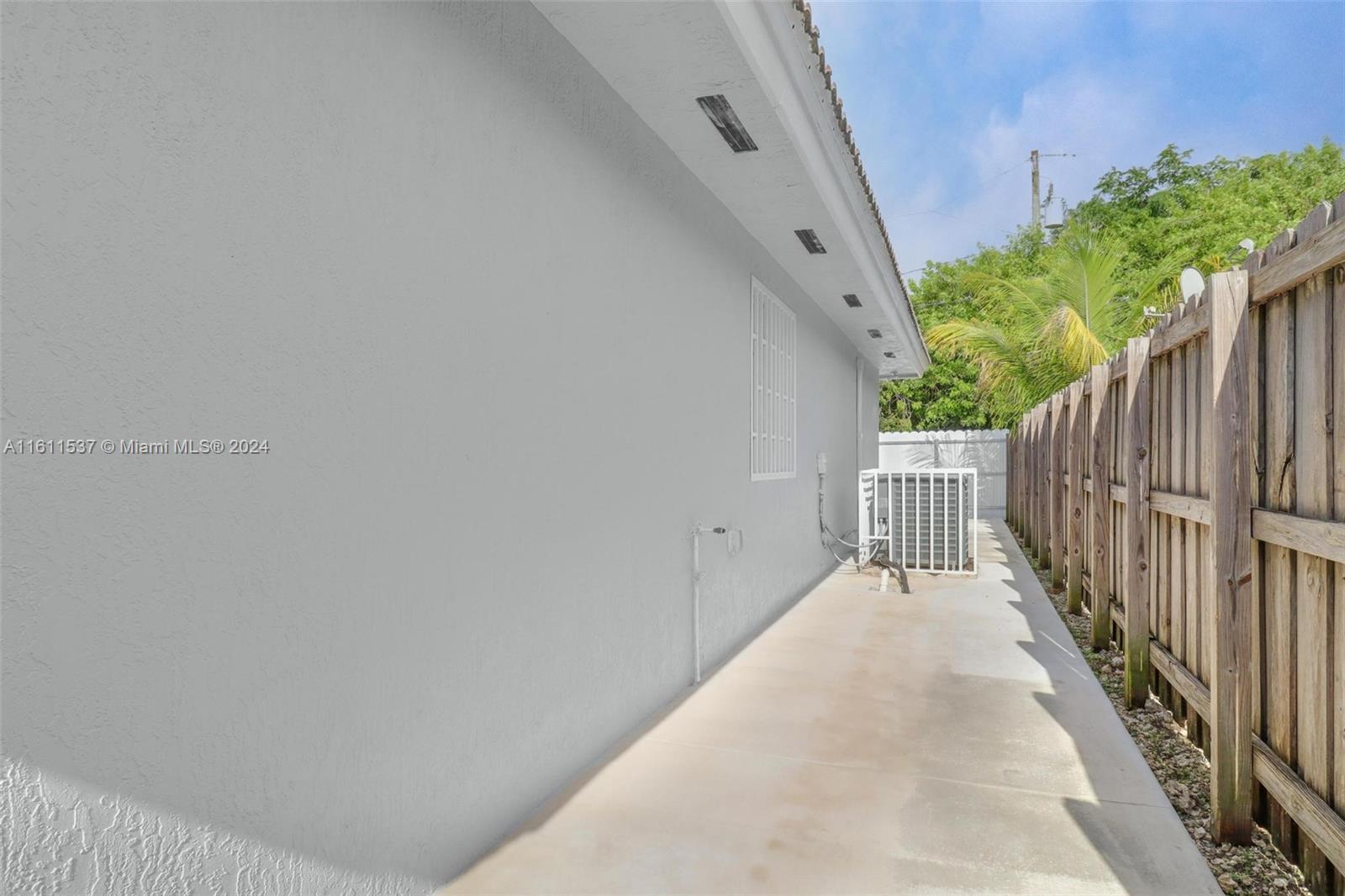 21870 SW 112th Ave # B, Miami FL 33170 photo 3