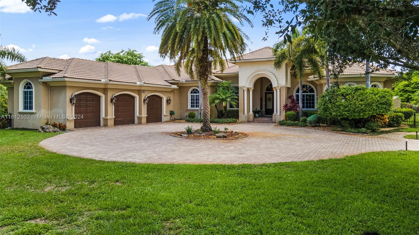 4371 NW 101st Dr, Coral Springs FL 33065