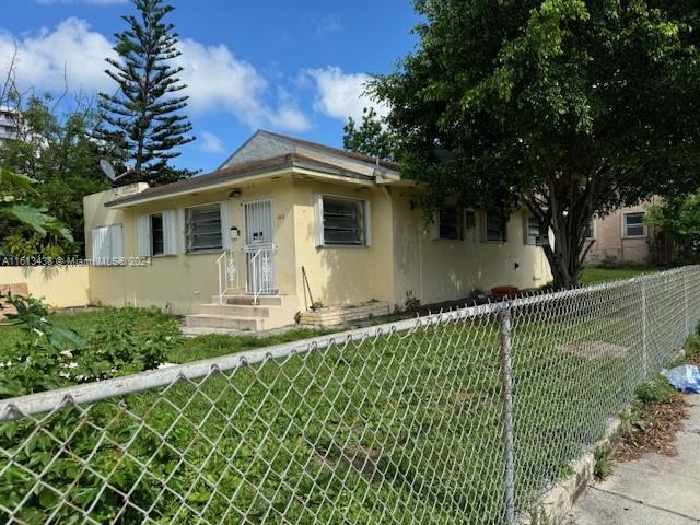 1268 SW 4th St, Miami FL 33135 photo 2