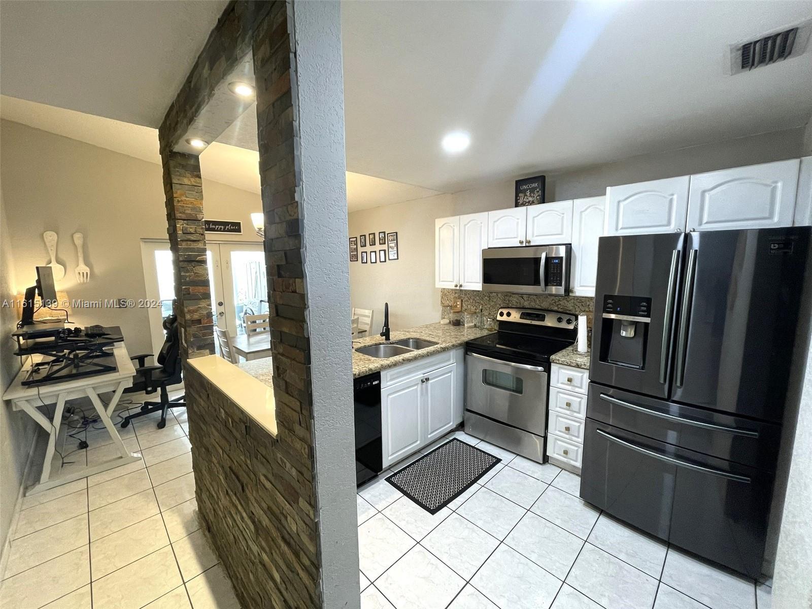 2488 W 65th St, Hialeah FL 33016 photo 4
