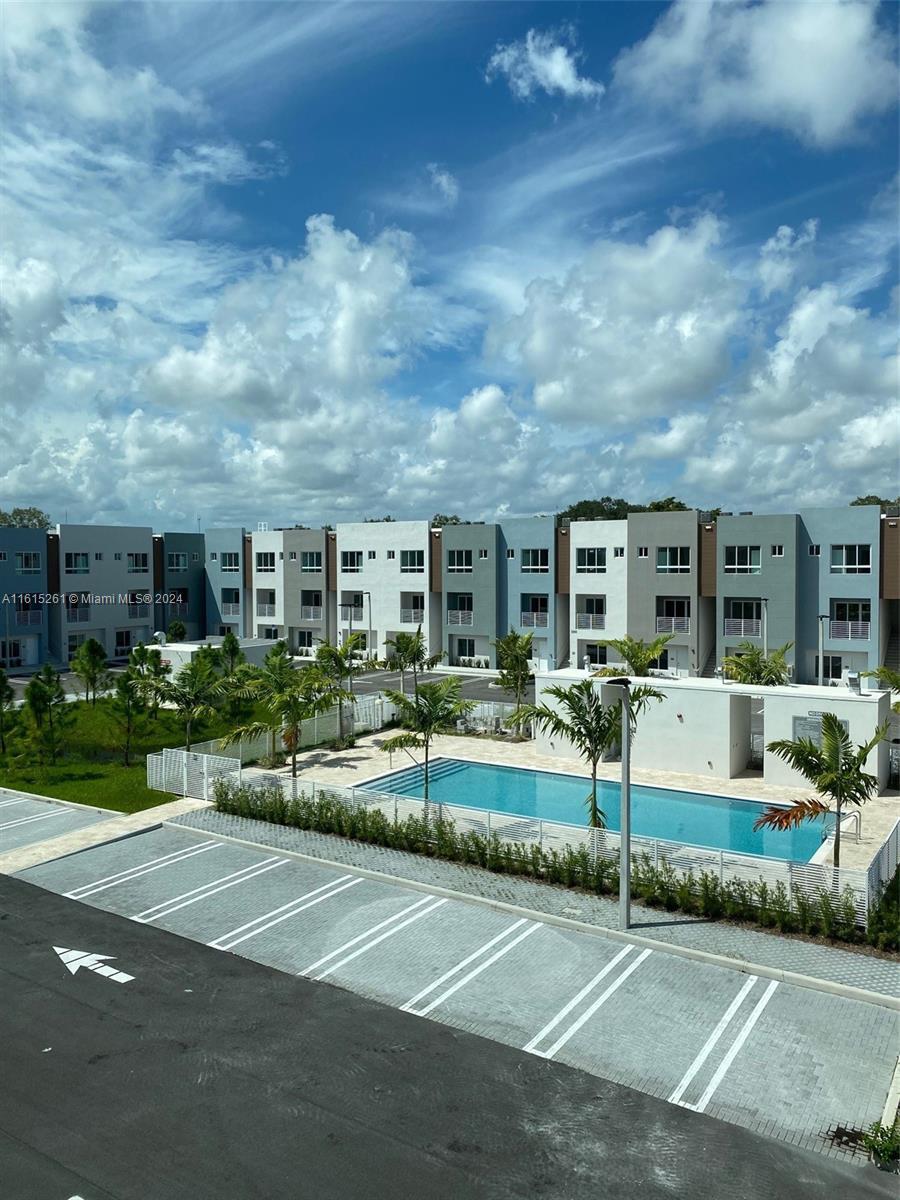 2505 NE 193rd St # 4207, Miami FL 33180 photo 2