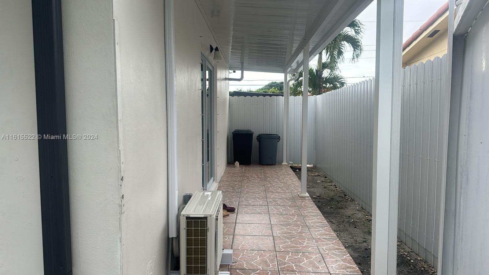 1370 W 84th St, Hialeah FL 33014