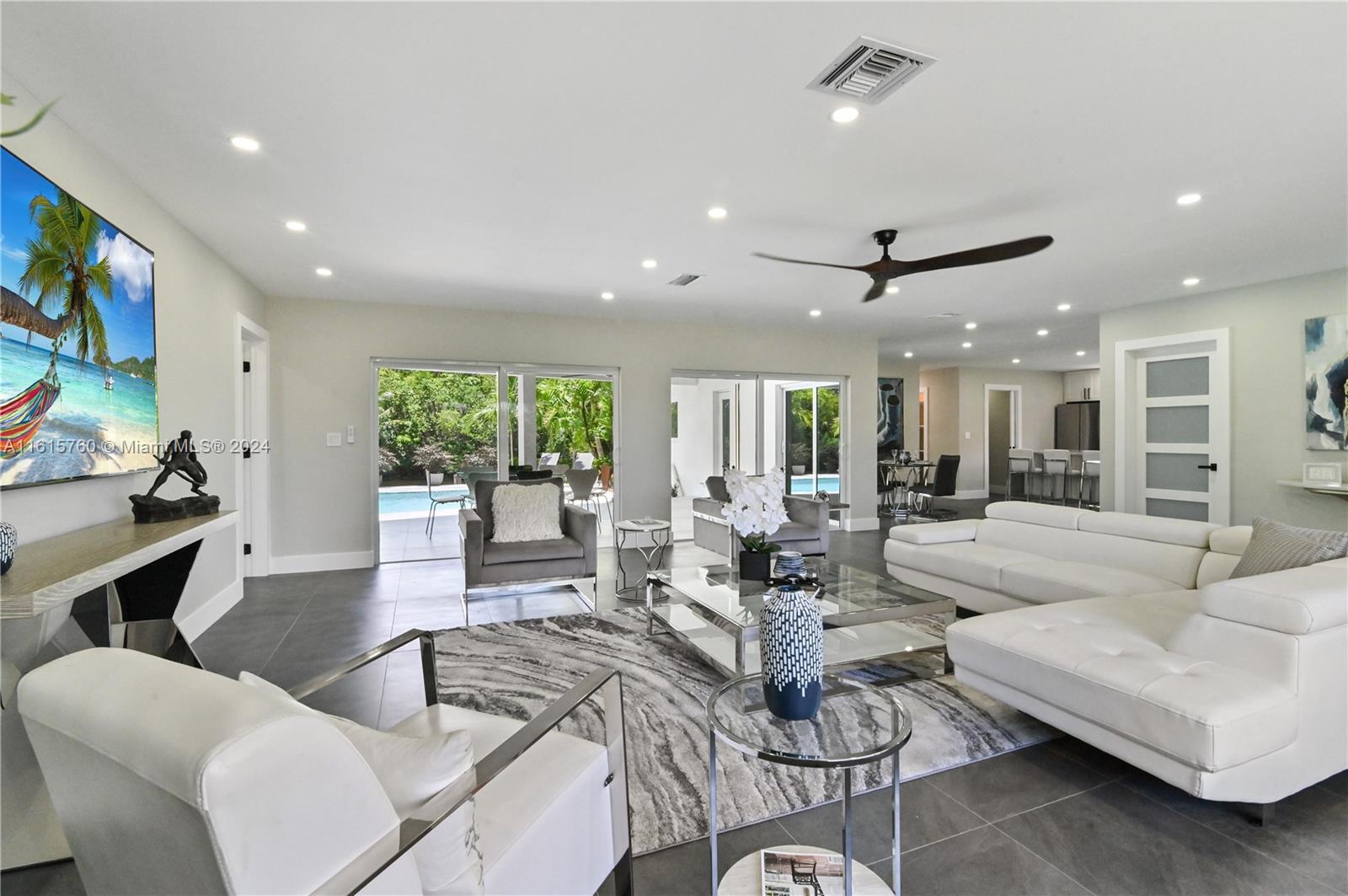 2941 NW 12th Ave, Wilton Manors FL 33311 photo 2