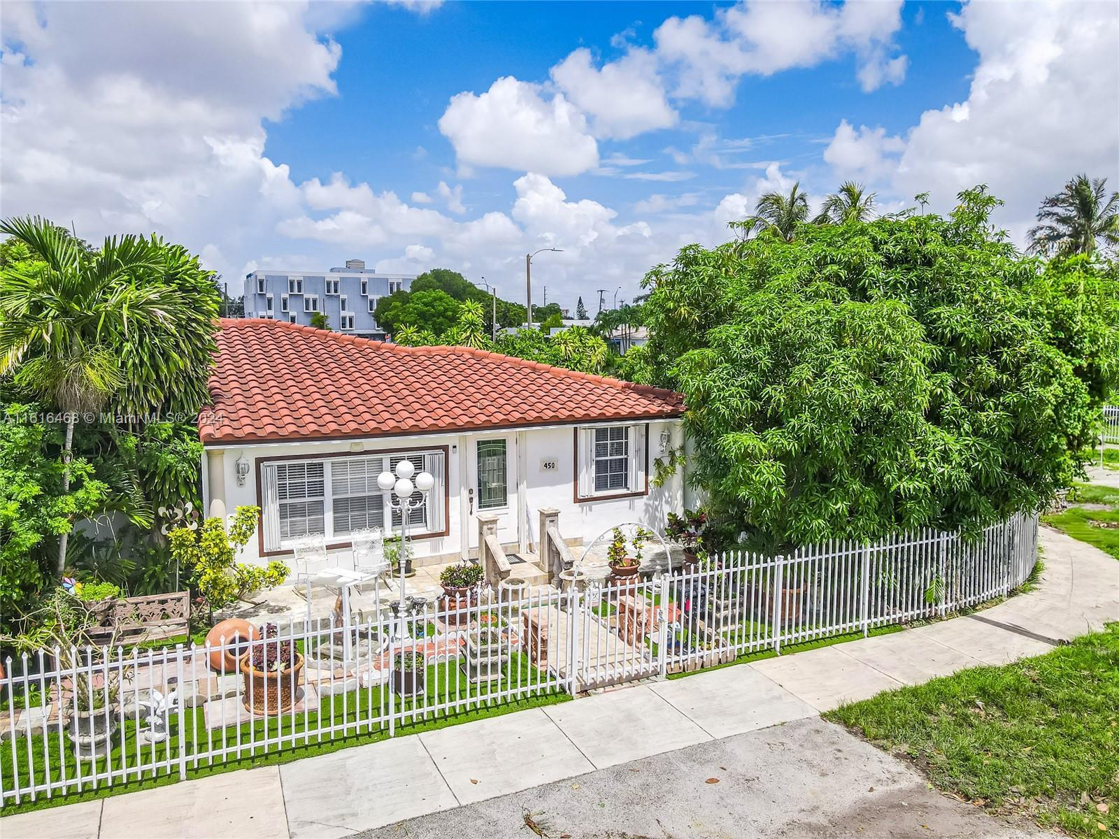 450 NW 40th Ct, Miami FL 33126