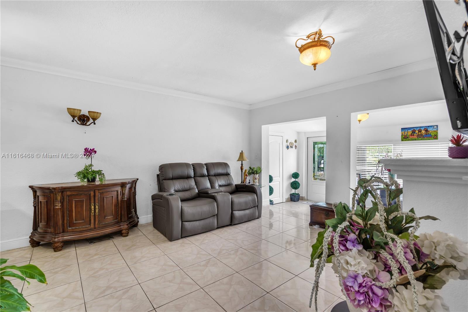 450 NW 40th Ct, Miami FL 33126 photo 5